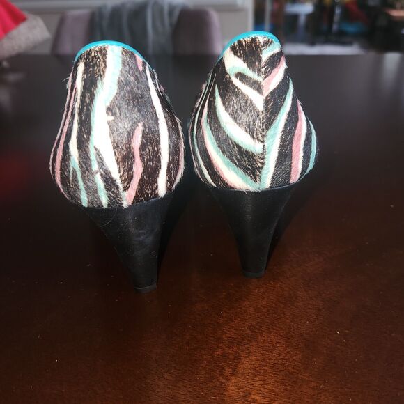 NWOT LOGO by Lori Goldstein Size 9 Linda Pumps Blue Animal Hair Print High Heels - Picture 5 of 7